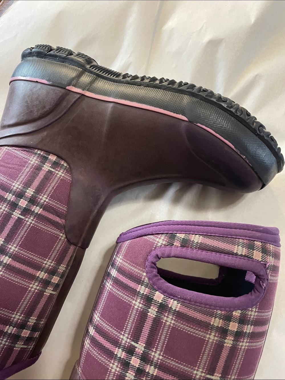 Bogs Youth Purple And Plaid Winter Boots. Good Condition. Size 4. - Picture 6 of 10